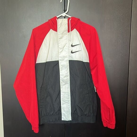 MENS Nike Sportswear Windrunner Hooded Swoosh Jaket CJ4888 Size Small MSRP $200 - Picture 1 of 6